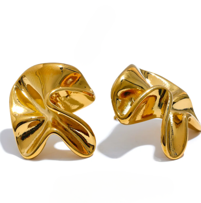 No.P002　FLOWER STUD EARRINGS