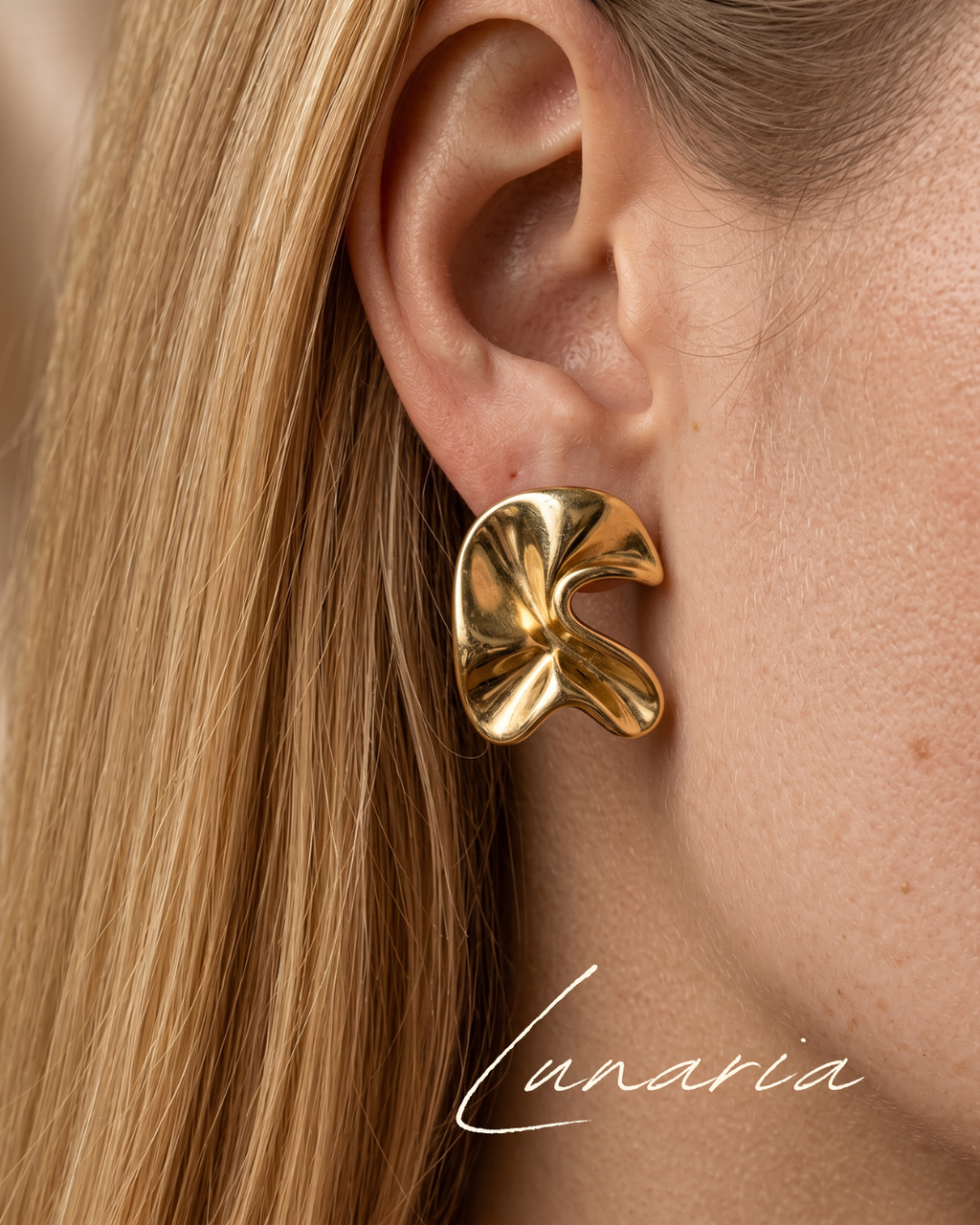 No.P002　FLOWER STUD EARRINGS