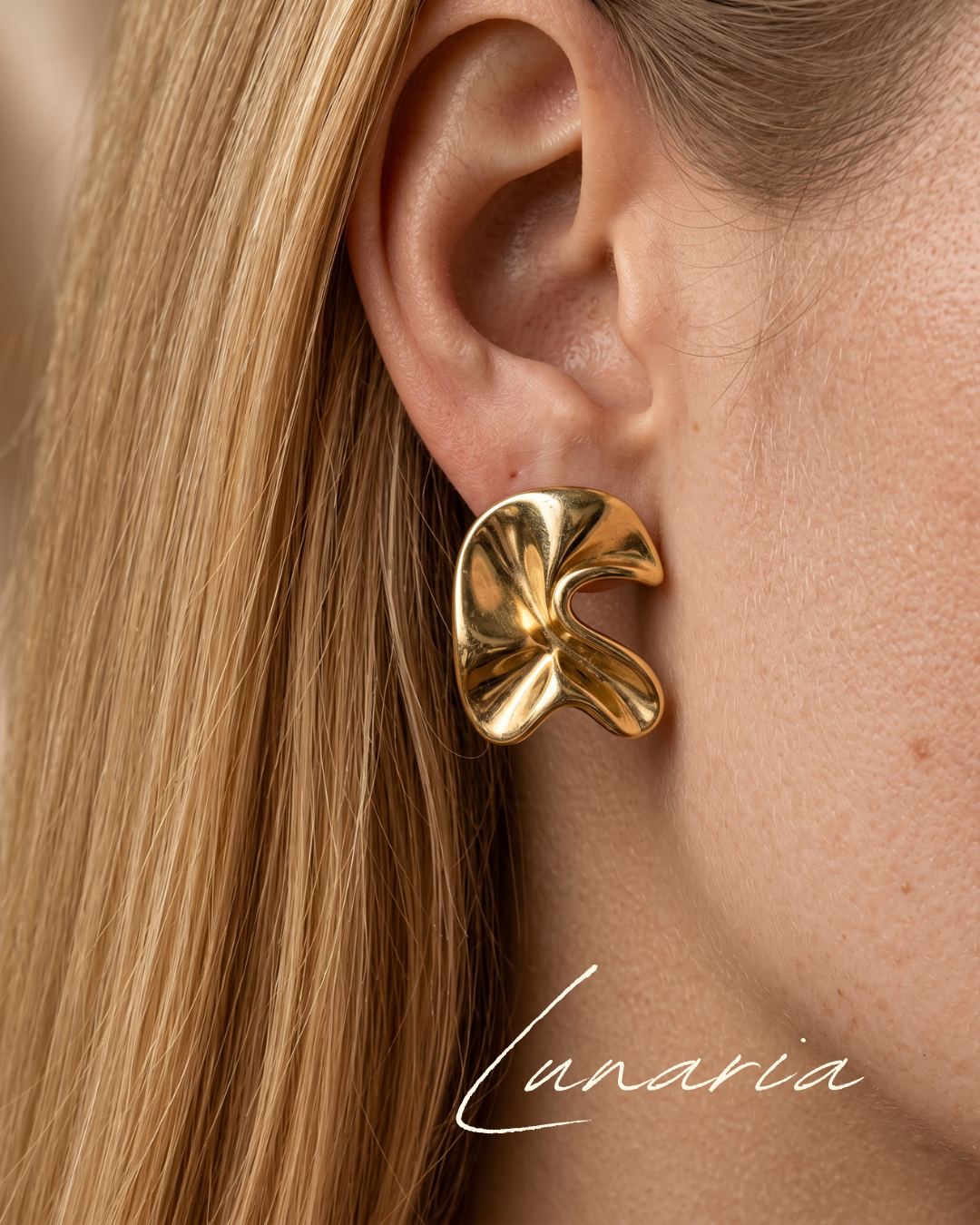 No.P002　FLOWER STUD EARRINGS