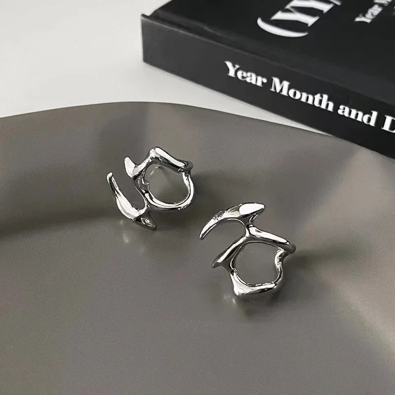 No.P003 Serene Curve Earring
